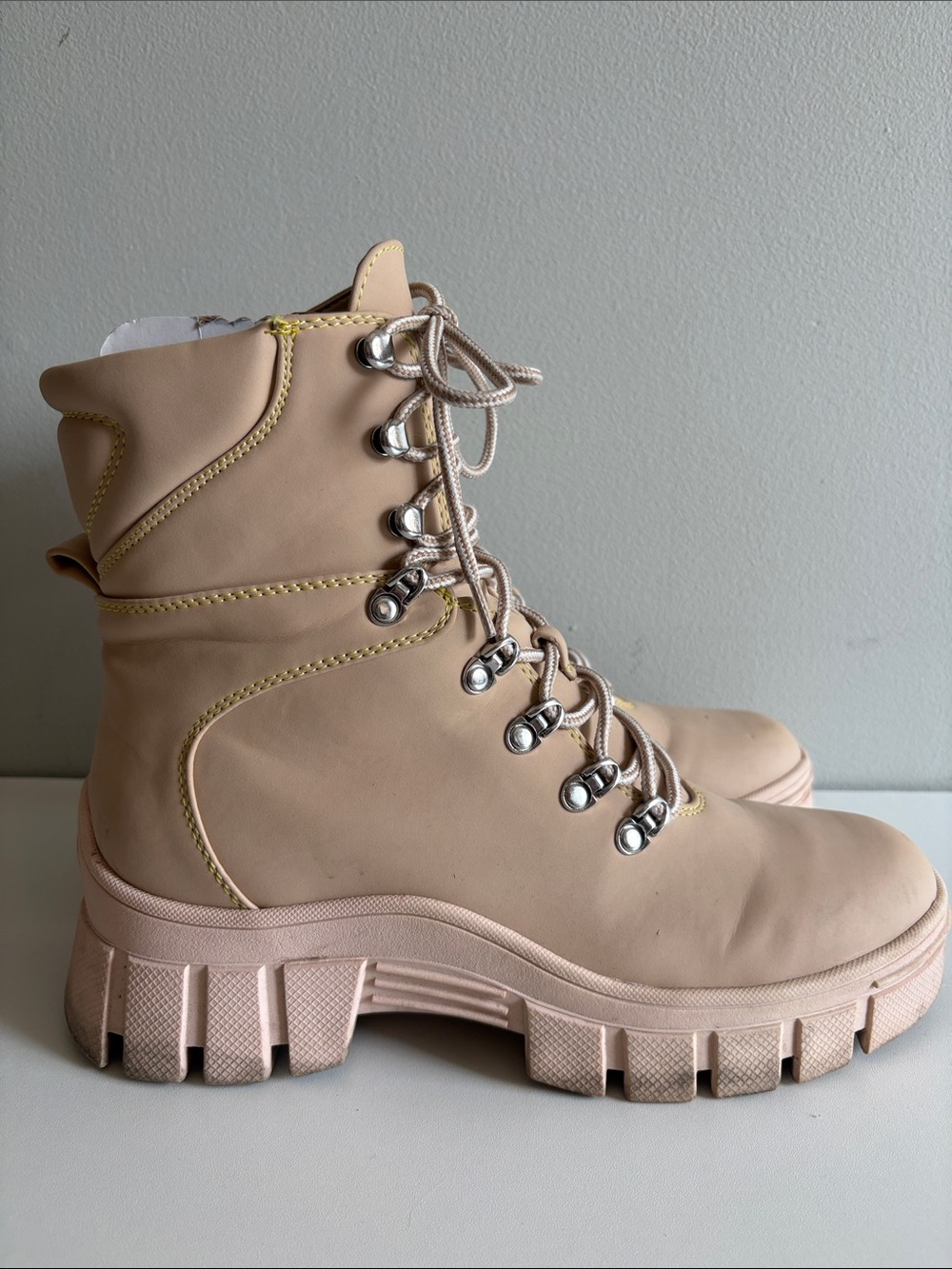 GUESS Nude Chunky Lug Sole Combat Hiker Boots Women’s 9.5 Platform Lace Up